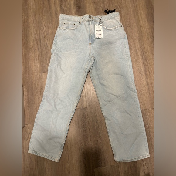 Lightwash Zara jeans - Picture 1 of 4